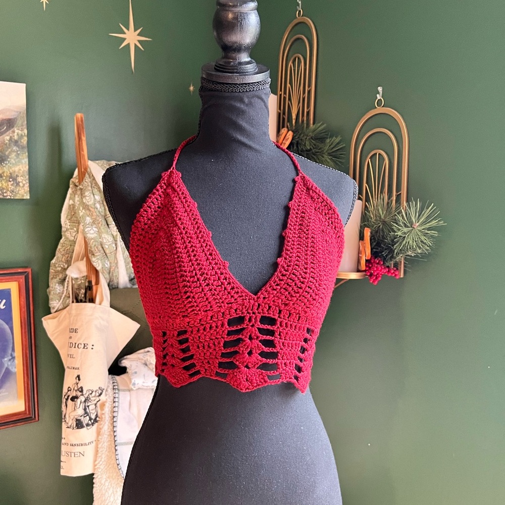 💫 Handmade red crochet halter top - Picture 2 of 12